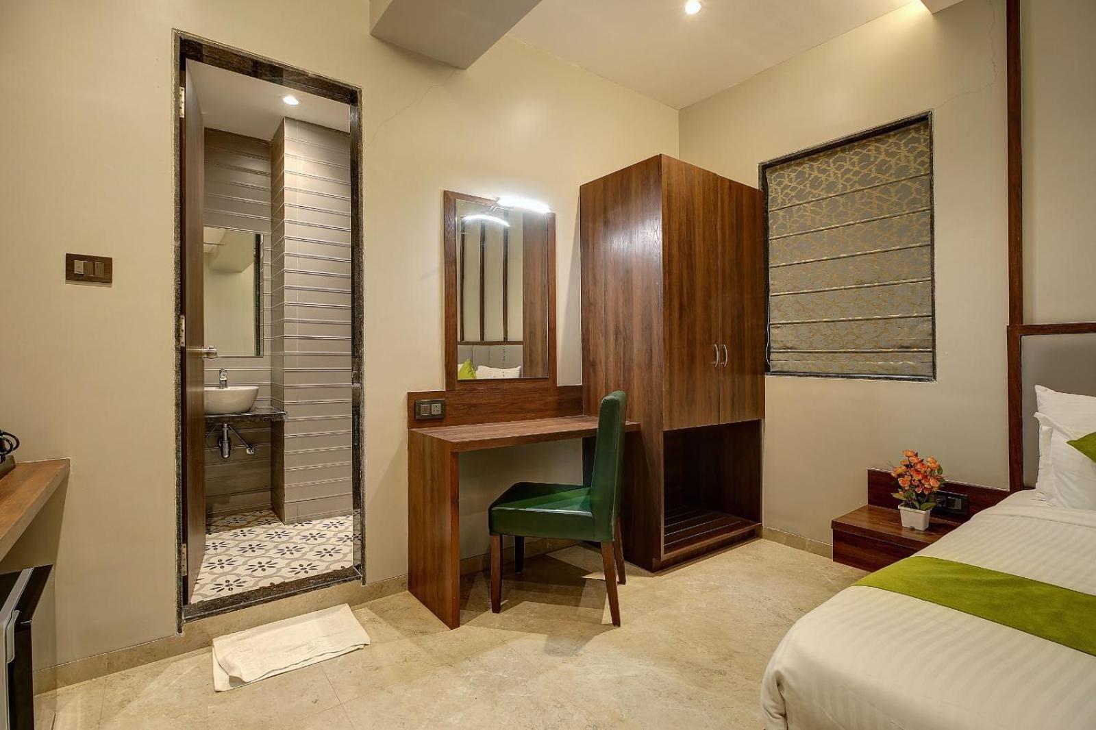 Magnus Fortune House Business Hotel , Magarpatta Mundhwa ภายนอก รูปภาพ