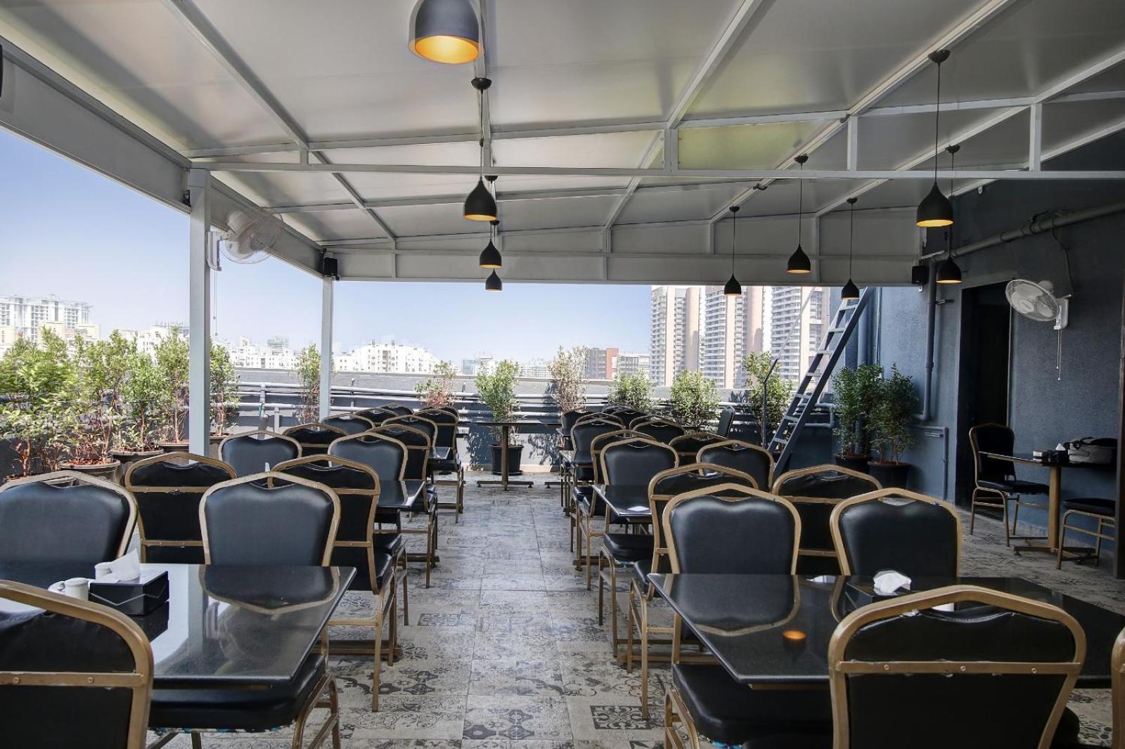 Magnus Fortune House Business Hotel , Magarpatta Mundhwa ภายนอก รูปภาพ
