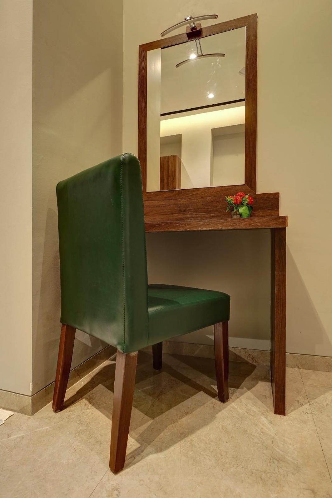 Magnus Fortune House Business Hotel , Magarpatta Mundhwa ภายนอก รูปภาพ