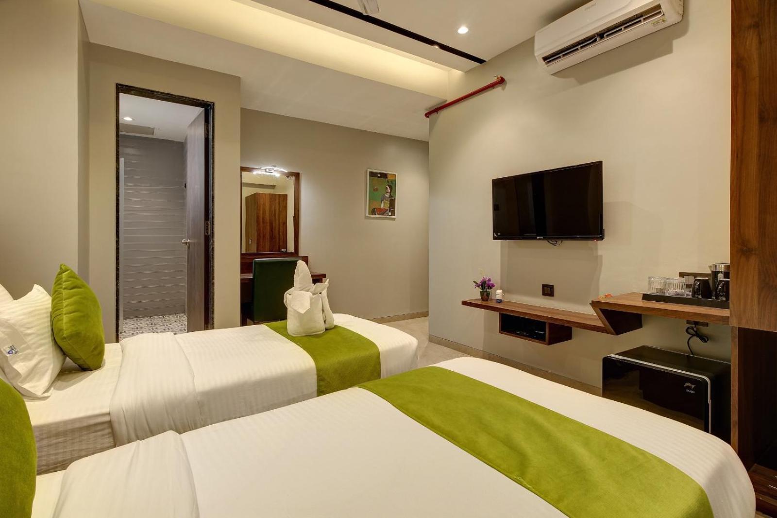 Magnus Fortune House Business Hotel , Magarpatta Mundhwa ภายนอก รูปภาพ