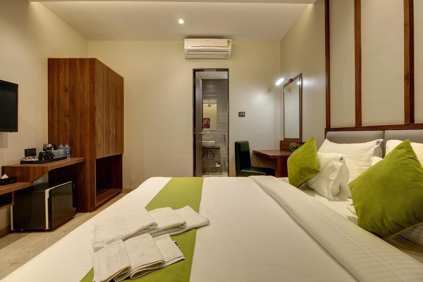 Magnus Fortune House Business Hotel , Magarpatta Mundhwa ภายนอก รูปภาพ
