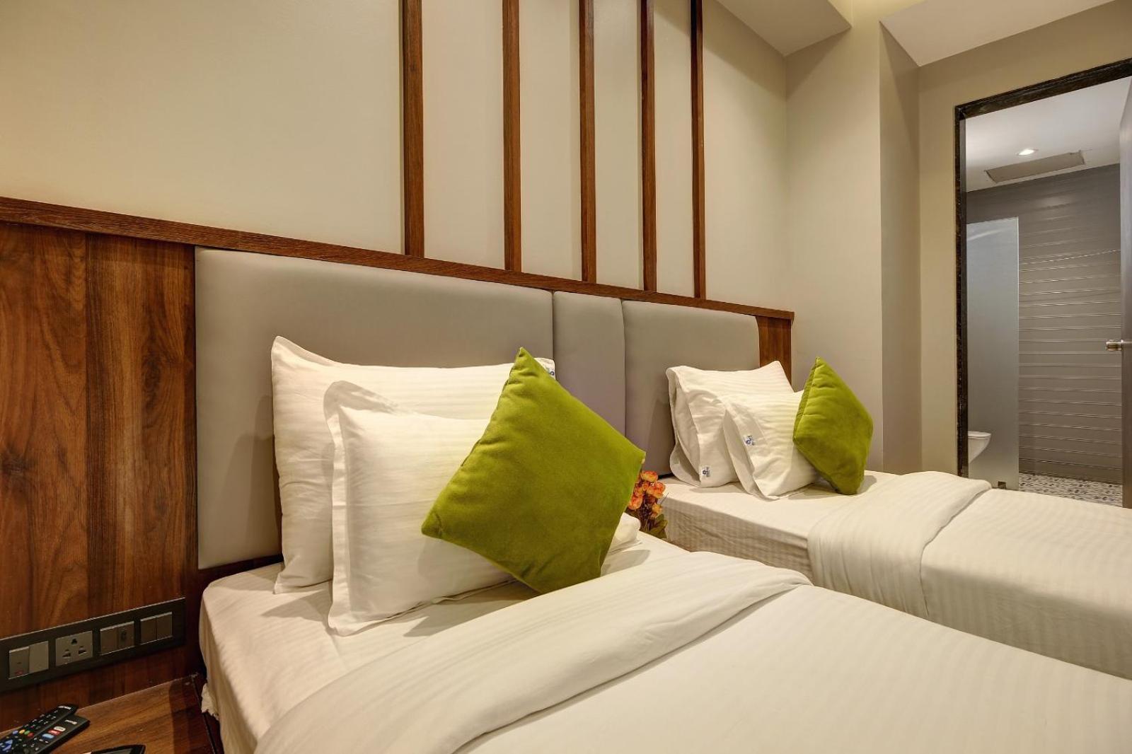Magnus Fortune House Business Hotel , Magarpatta Mundhwa ภายนอก รูปภาพ