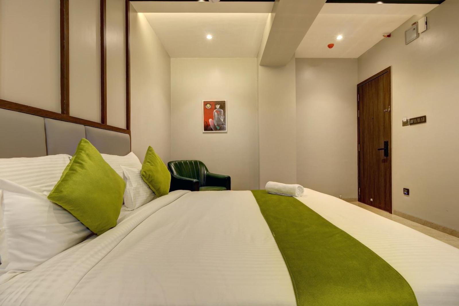 Magnus Fortune House Business Hotel , Magarpatta Mundhwa ภายนอก รูปภาพ