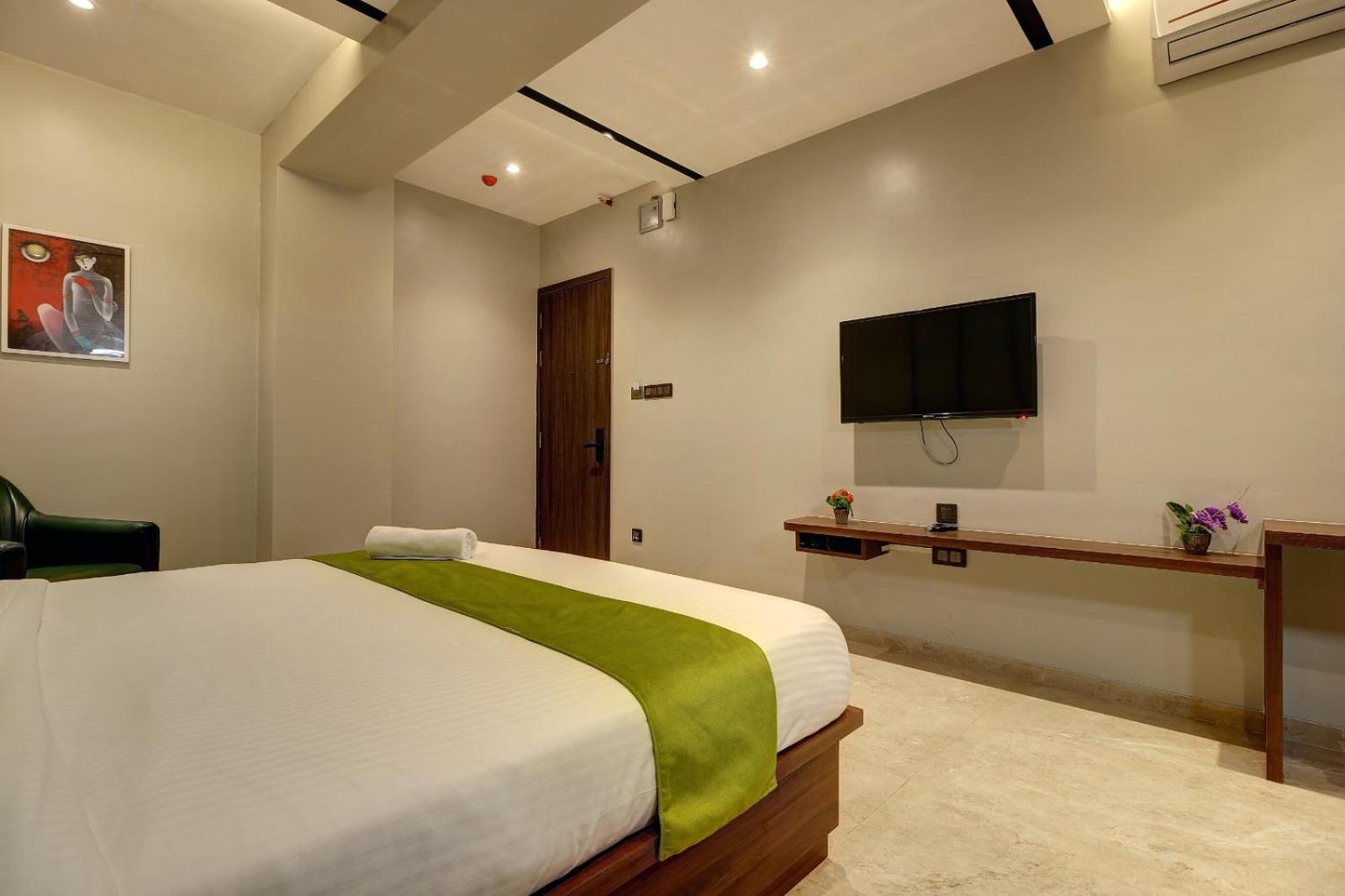 Magnus Fortune House Business Hotel , Magarpatta Mundhwa ภายนอก รูปภาพ